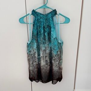 Chic Sleeveless Top in Blue and Brown